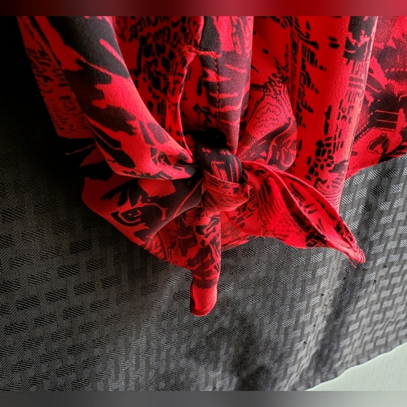 CHICO'S 100% Silk Multi-Design Printed Blouse Size:2 Red & Black. - Picture 5 of 7